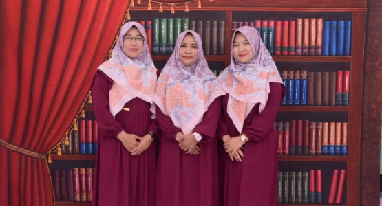 555x300